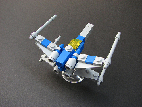 Micro-scale X-Wing by 2x4